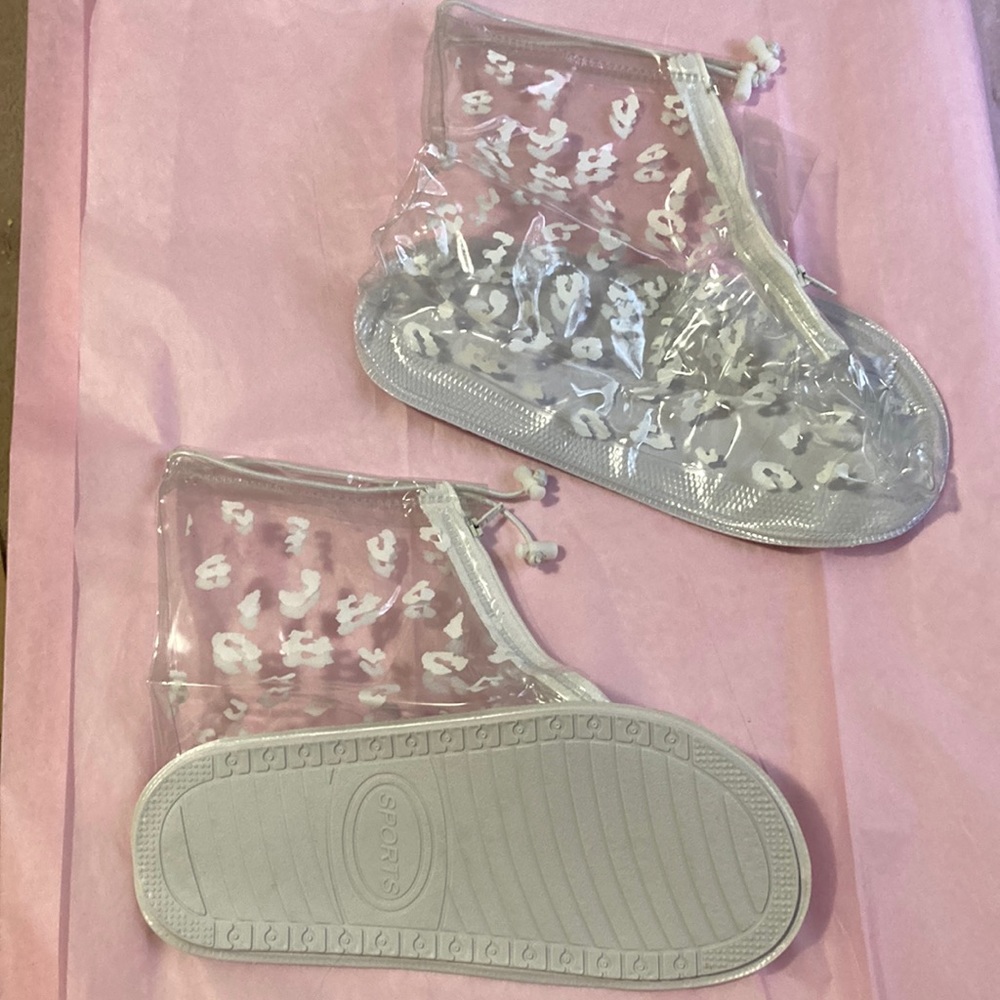 NWT Rain Booties Clear & White Leopard Print w/ Zipper & Adjustable Elastic Top